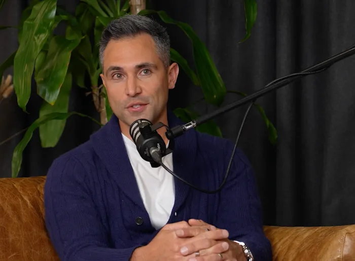 Omar De Silva speaking on the Hear Me Roar podcast about FourthRev and the future of education
