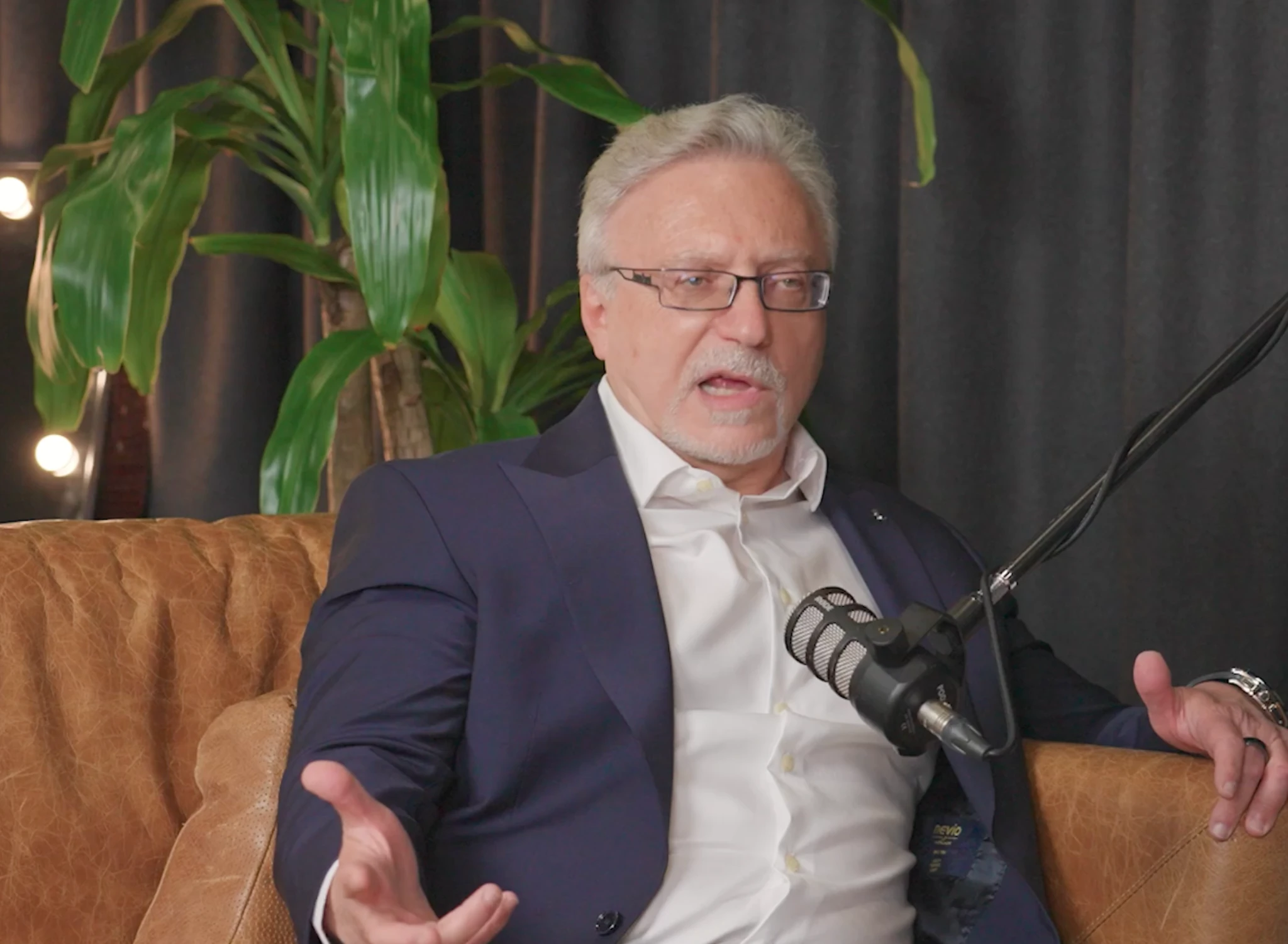 Dr David Badov speaking on the Hear Me Roar podcast about preventive health, MRI screening, and early diagnosis