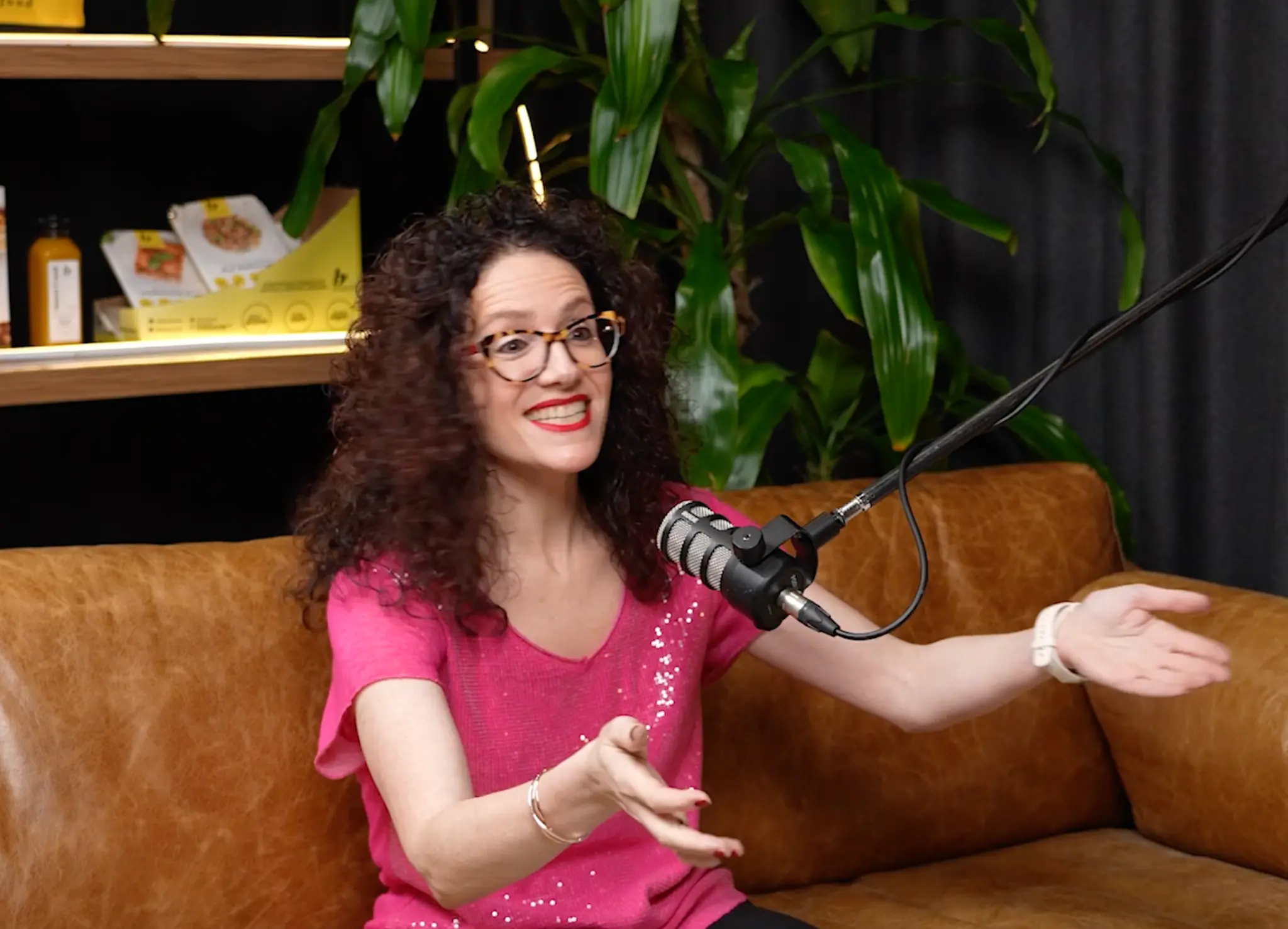 Jordana Borensztajn discussing public speaking confidence on the Hear Me Roar podcast